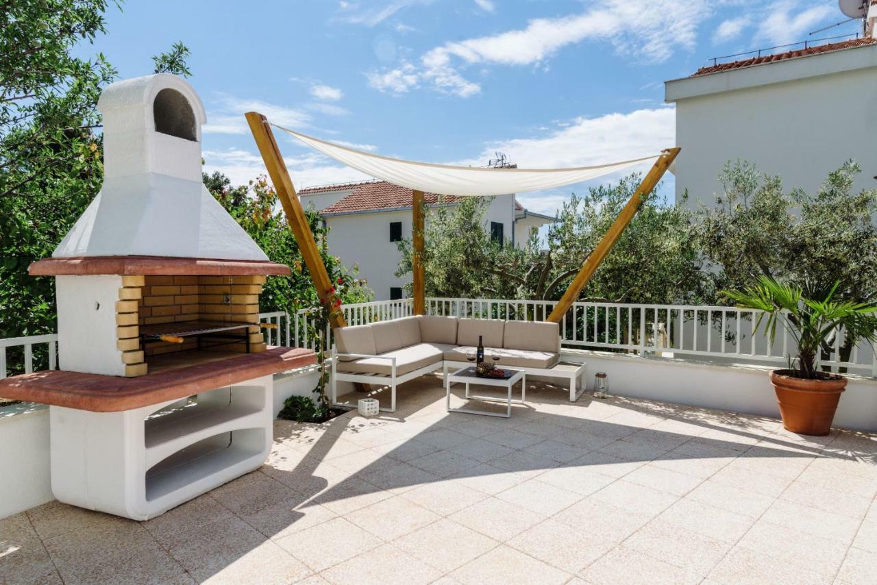 Apartments Villa Dalmatia Trogir Exterior foto