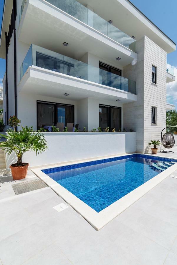 Apartments Villa Dalmatia Trogir Exterior foto