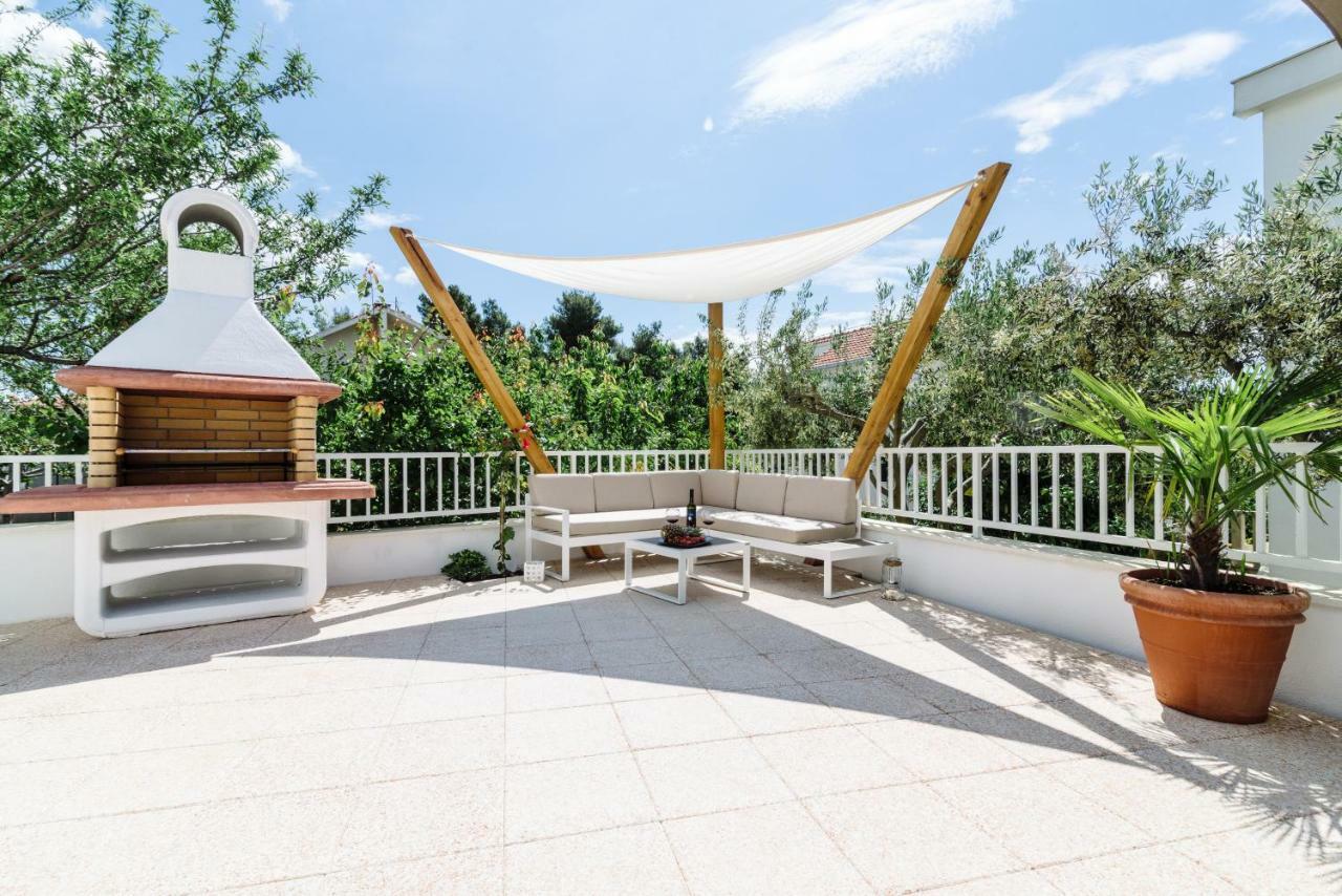 Apartments Villa Dalmatia Trogir Exterior foto